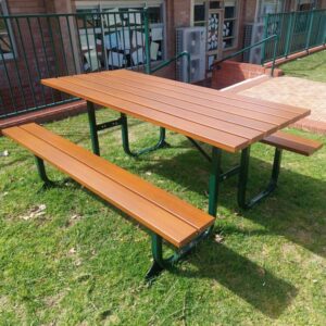 Picnic Table with Aluminium Battens