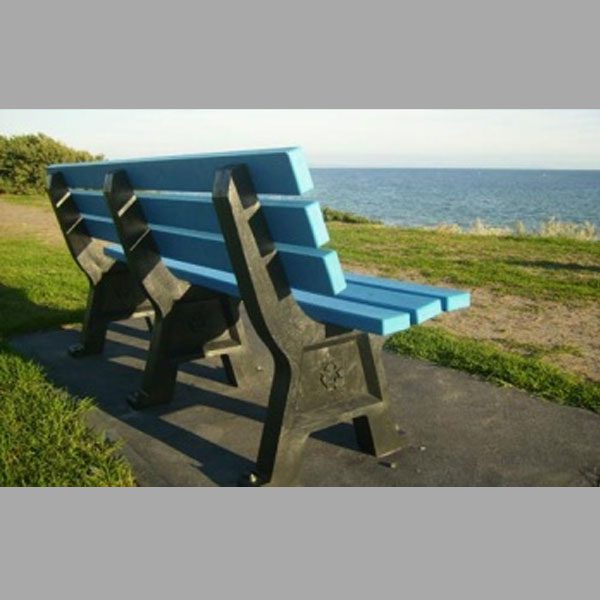 Full recycled plastic park seat