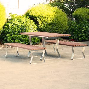 Freestanding table setting
