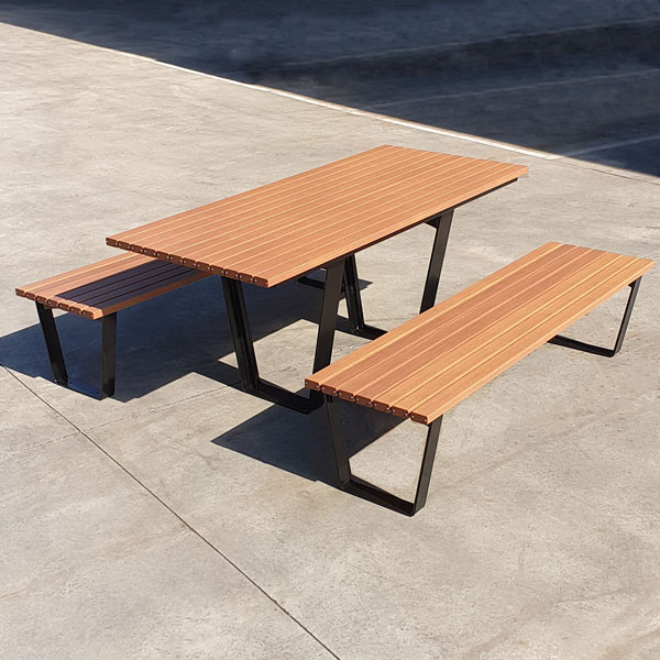 Timber-Look Battens on a Kiama Table Setting