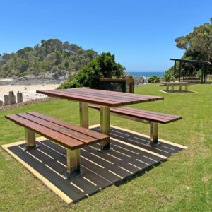 Seal Rocks Park Table Setting