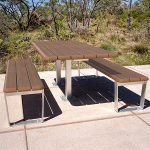Table Setting in Central Victorian Highlands