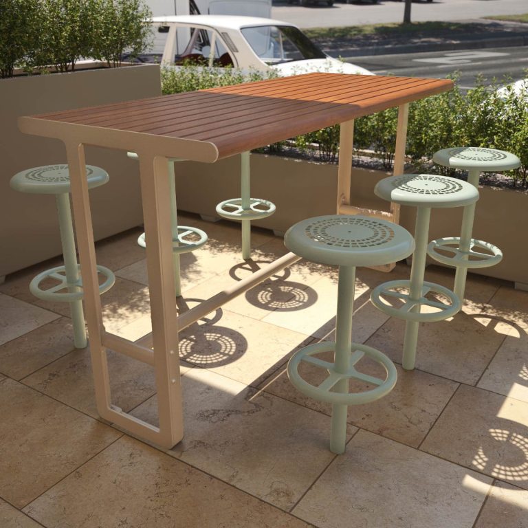 Streetside Cafe Bar Tables in Byron Bay